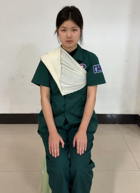 敷料包怎么打创伤包扎｜单双肩包扎_https://www.jmylbn.com_新闻资讯_第13张