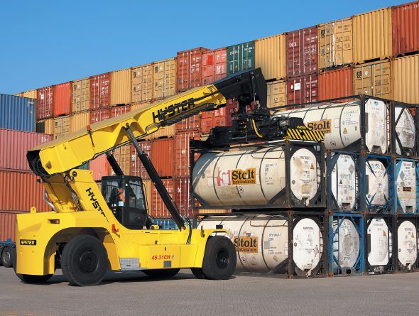 海斯特助力Coogee Chemicals巧妙化解潜在危机，安全高效的搬运集装箱