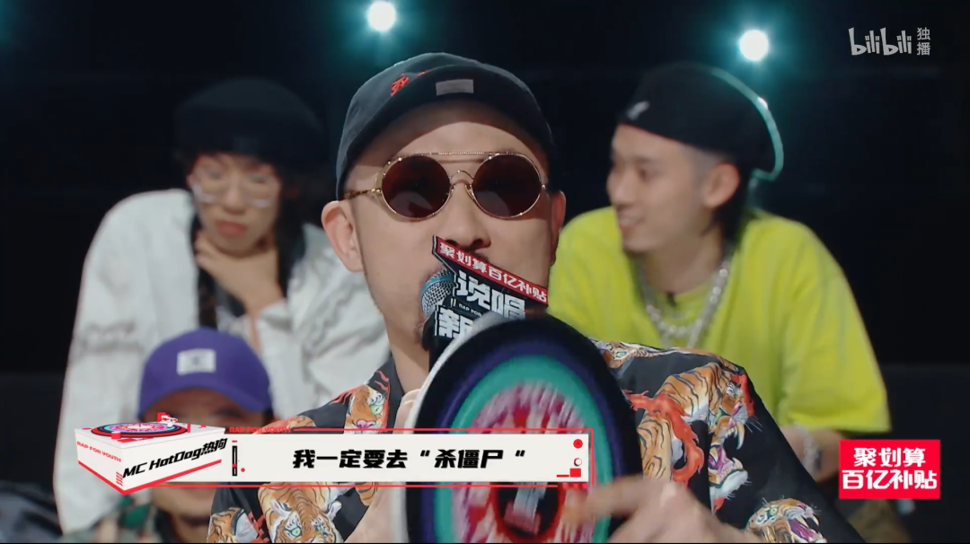 这档节目专门请来大学教授来给选手上课指导