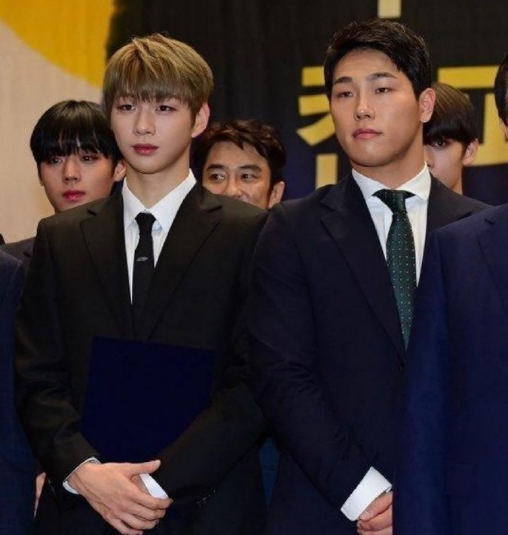 韩素希三问李惠利韩娱的恋爱瓜太刺激了