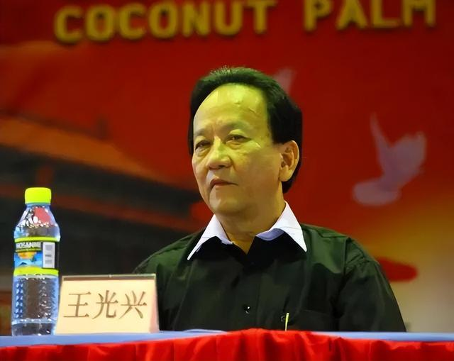 差2万就破产到冲百亿，椰树靠“低俗擦边”真的能走到底吗？