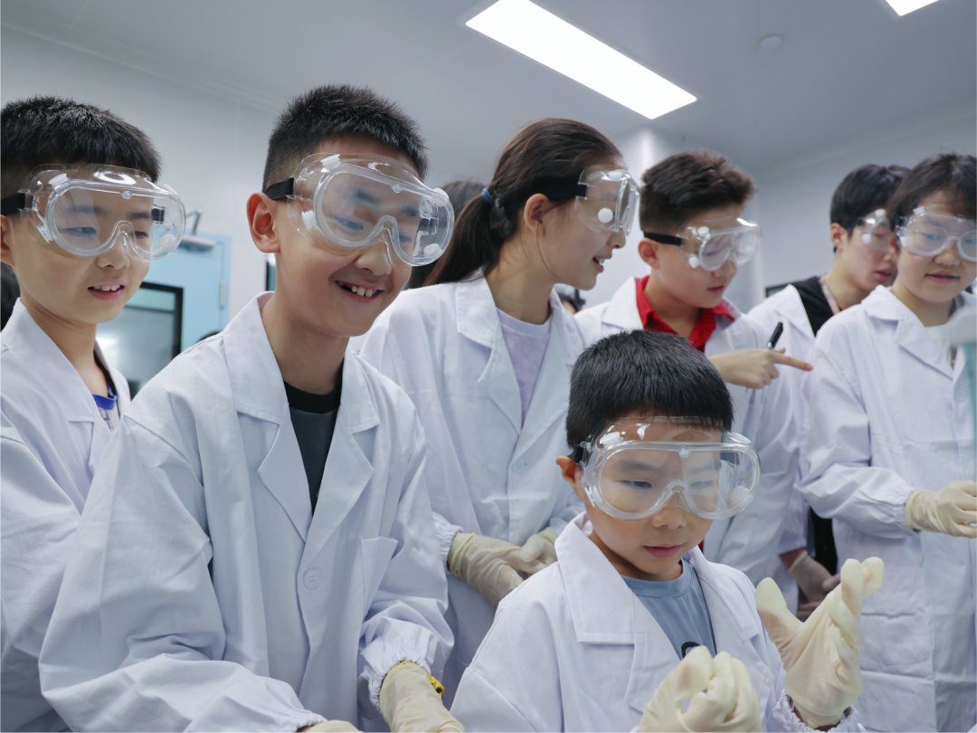 教育部部長懷進鵬調(diào)研晶泰科技