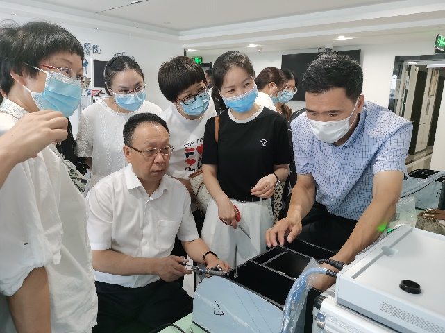 拟宫腔镜怎么做市一医院妇科技能模拟培训班开班！手把手传授“宫腔镜下曼月乐环固定术”_https://www.jmylbn.com_新闻资讯_第9张