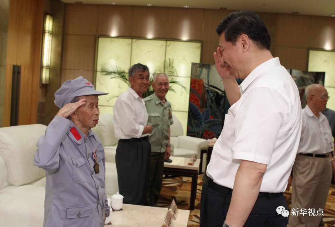 《新闻联播》中这位专家在访谈里哭了 无数网友动容