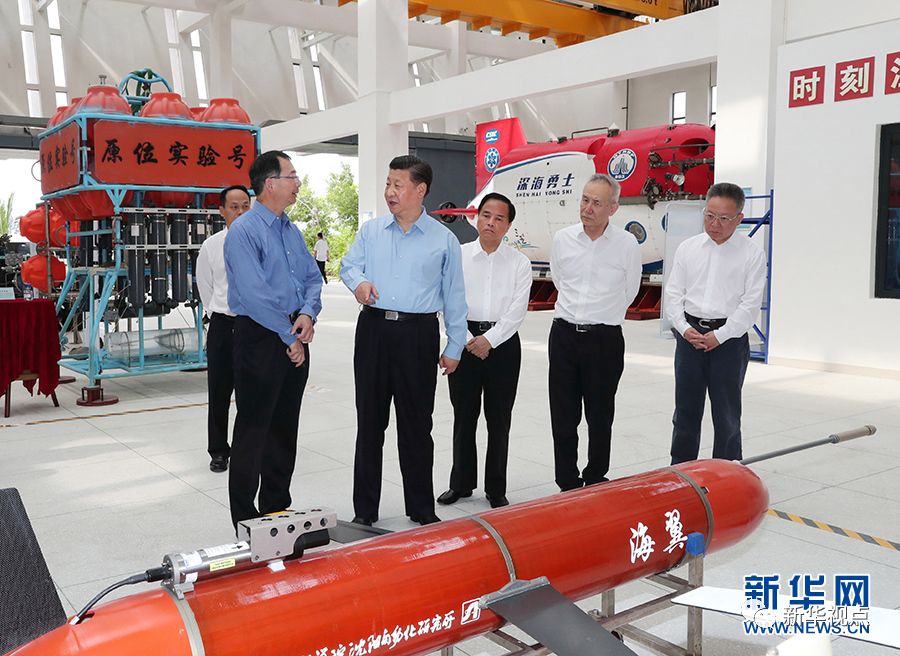 《新闻联播》中这位专家在访谈里哭了 无数网友动容