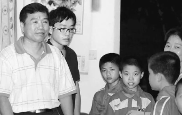 中国亿万富豪被通缉，儿子就读牛津，6子女5个世界顶级名校毕业（组图） - 5