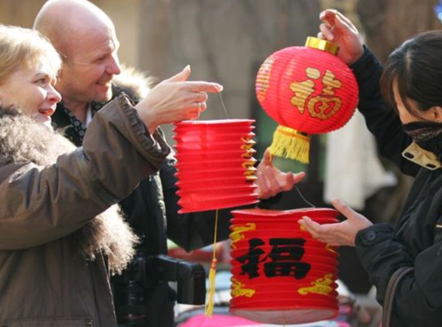 越来越多的外国人喜欢来中国工作，他们图啥呢？