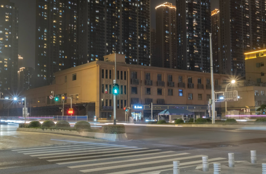 ��������ŦԼ�͡��������й���Ӣ�ۣ�Ĩ���й����ߣ����ĵ�����