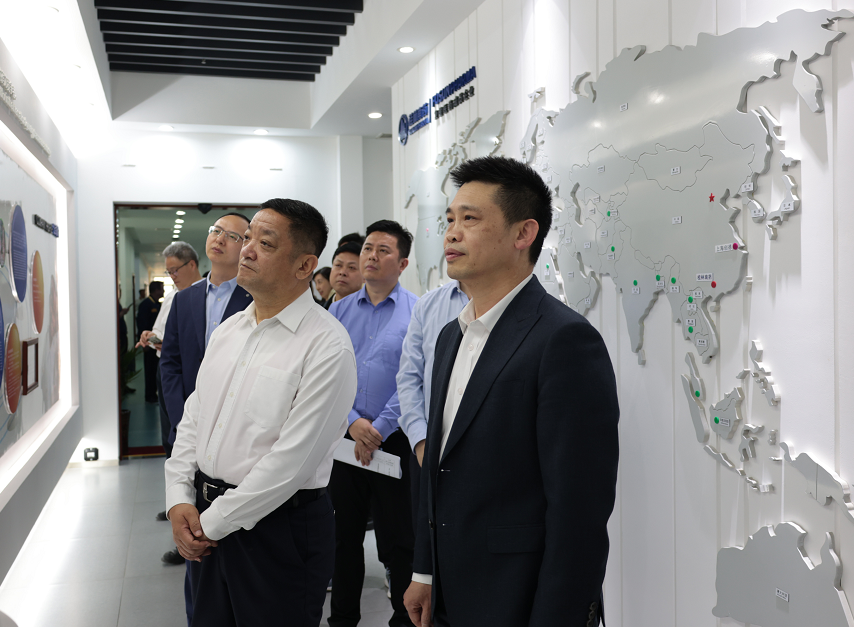 自治区副主席、自治区公安厅厅长杨维林率队莅临桂林南药调研指导工作