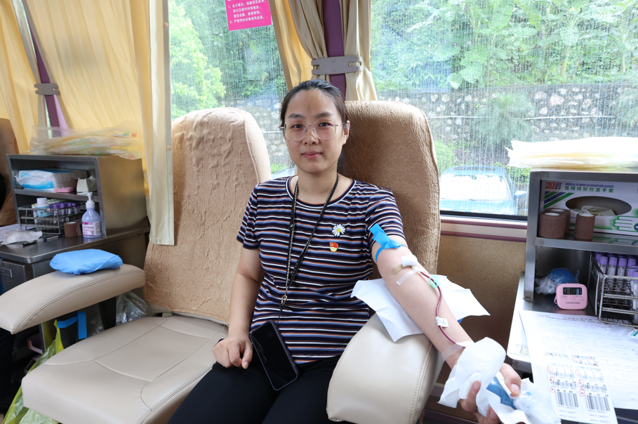 匯聚紅色正能量 無(wú)償獻(xiàn)血11700ml