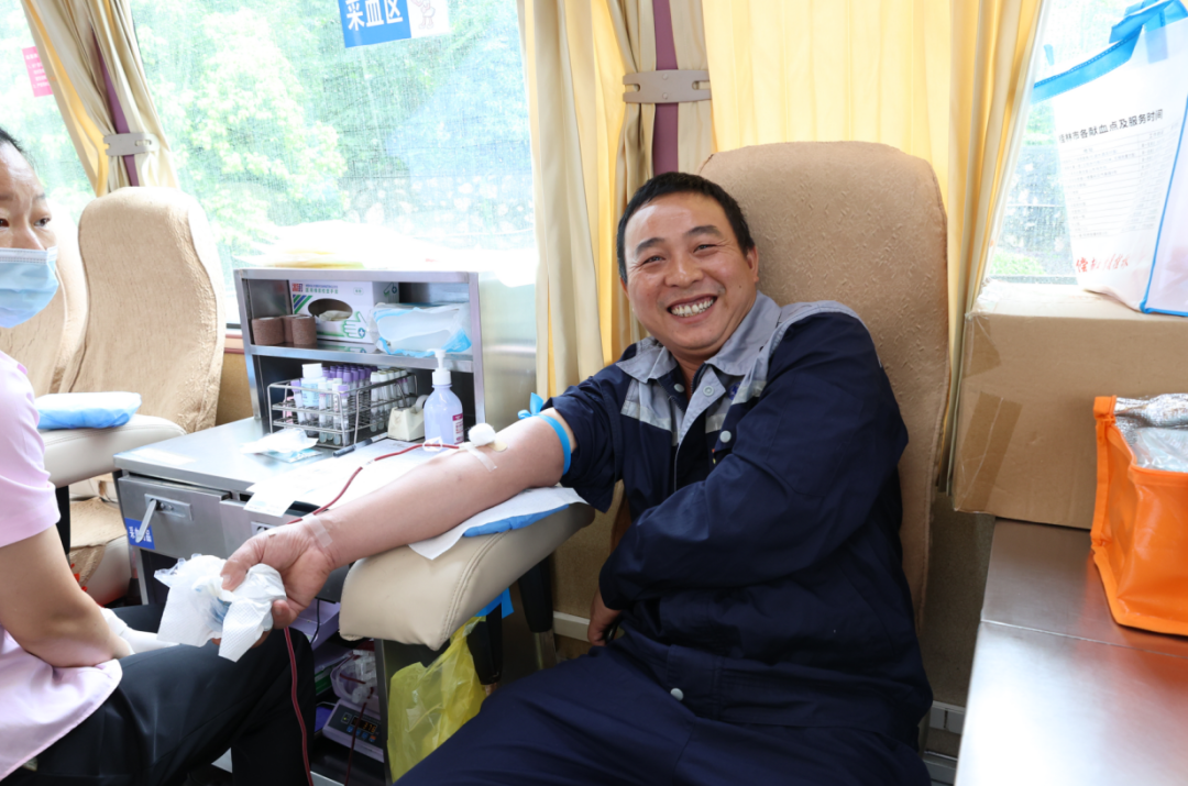 匯聚紅色正能量 無(wú)償獻(xiàn)血11700ml