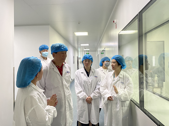 自治區(qū)總工會(huì)基層工作部部長(zhǎng)李義勇蒞臨桂林南藥調(diào)研指導(dǎo)工作