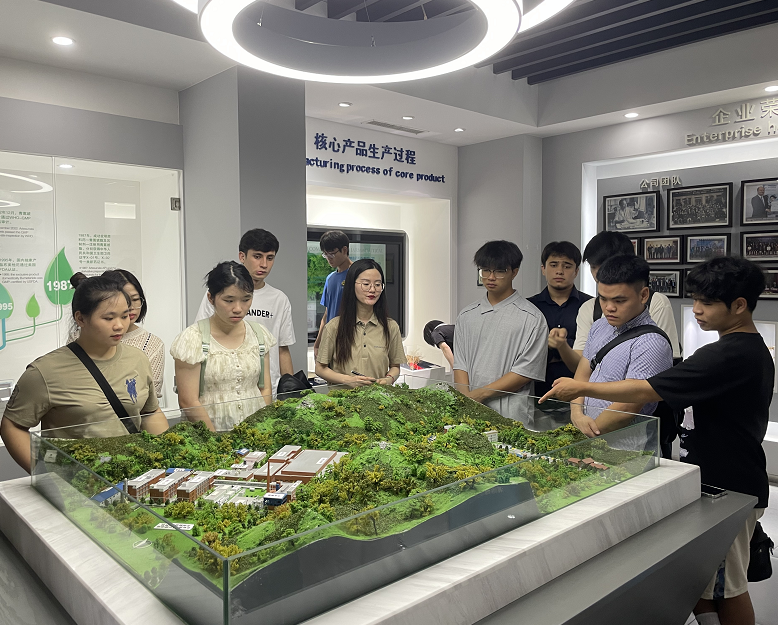 走進(jìn)“智慧藥企”，點燃青春夢想——桂林南藥開放日架起校企連心橋