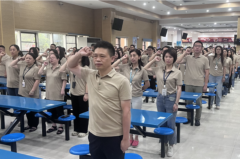 走進(jìn)“智慧藥企”，點燃青春夢想——桂林南藥開放日架起校企連心橋