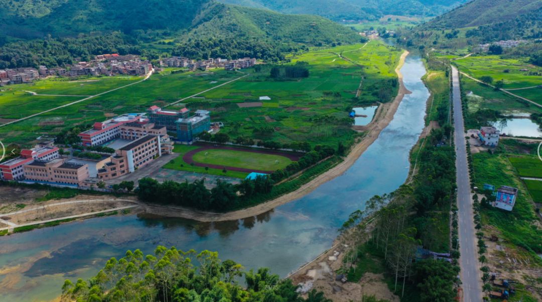 怀集下帅打造旅游风情小镇省专家组来考评验收