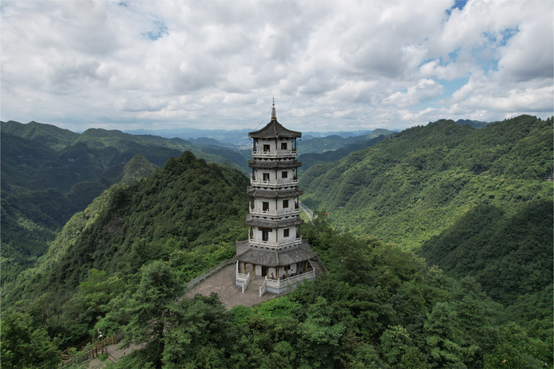 地球上的红飘带丨雄关漫道真如铁—走进娄山关战斗遗址