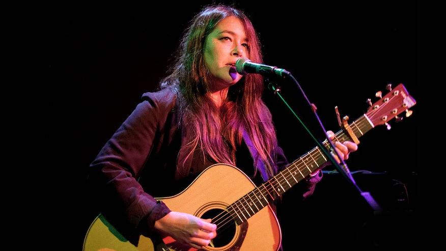 忧伤的人她的音乐可以伴你走出忧伤