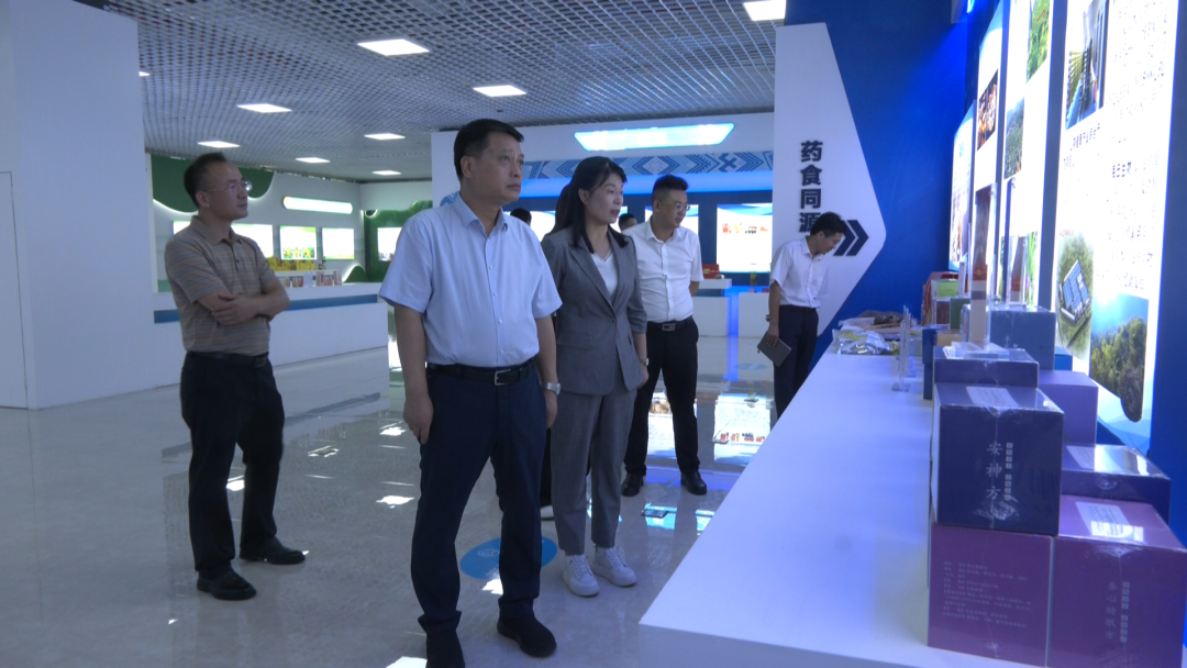 当前位置:>首页>要闻>港口区要闻>南宁市青秀区区委书记黄瑜率考察团