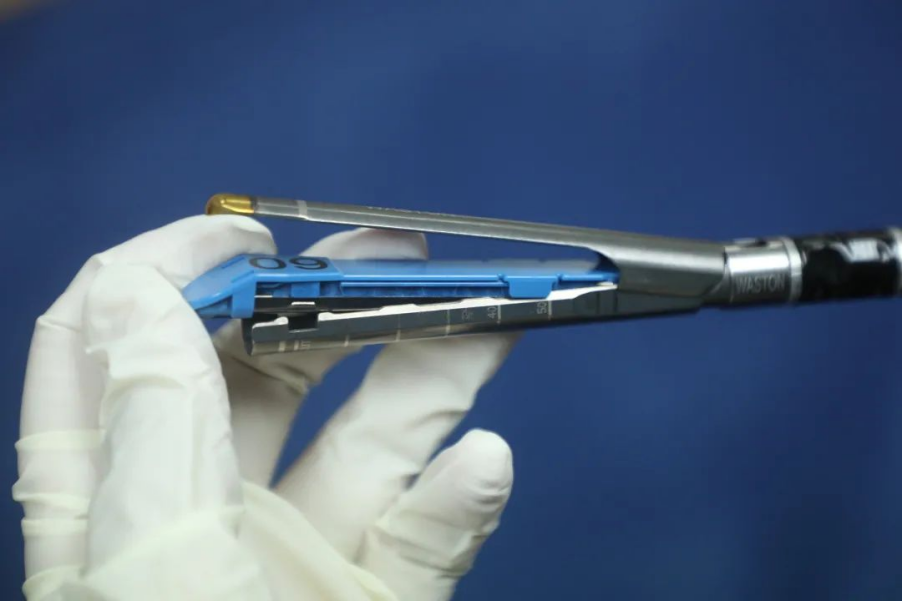 吻合器怎么用【临床用械】一次性使用腔镜切割吻合器（途龙II型）操作要点！！！_https://www.jmylbn.com_新闻资讯_第7张