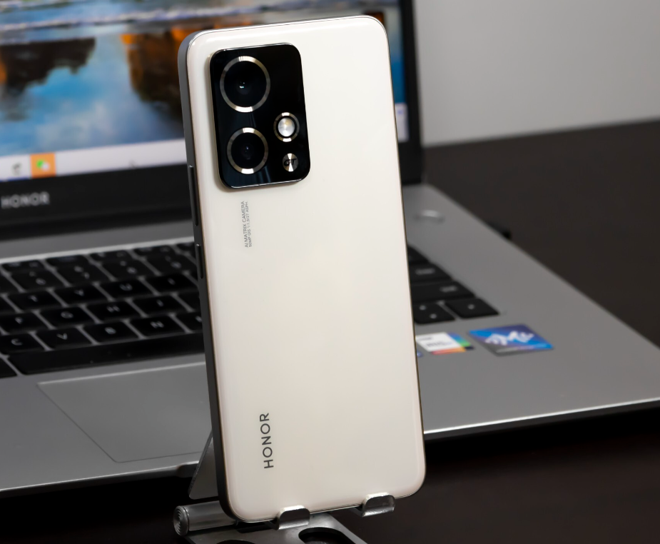 买手机建议一步到位，这4款16GB+512GB机型，性能在线口碑佳