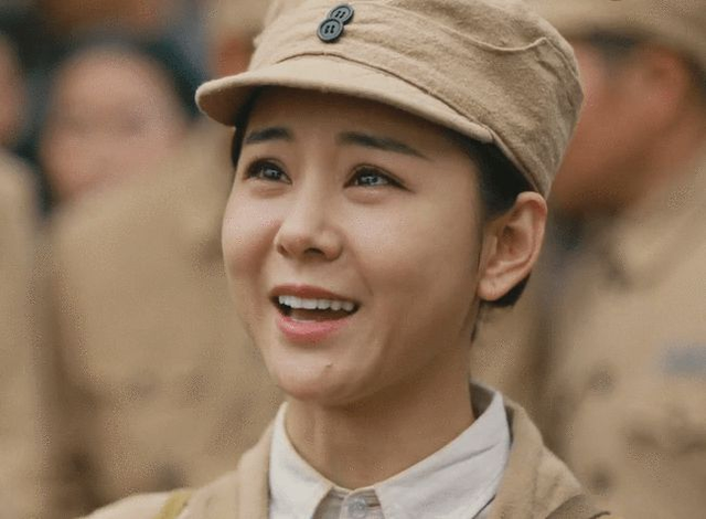 出道20年不接吻戏,初吻留给自己老公,35岁还是一副18岁少女模样