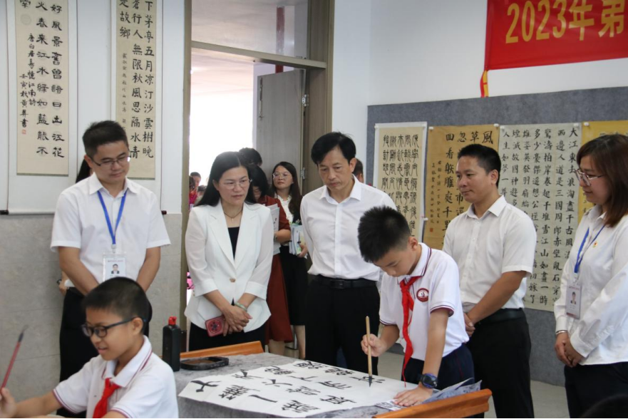 鼎湖中学占地面积_鼎湖中学_鼎湖中学是重点高中吗