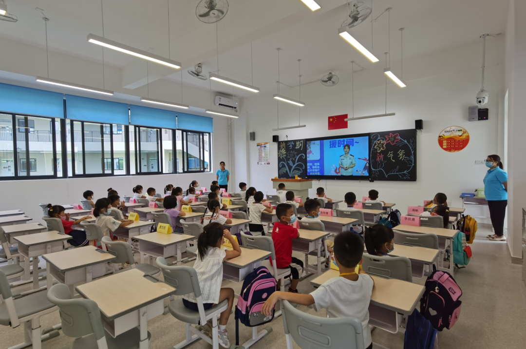 近年来,两区新建扩建鼎湖第一实验学校等5所义务教育学校及5所幼儿园
