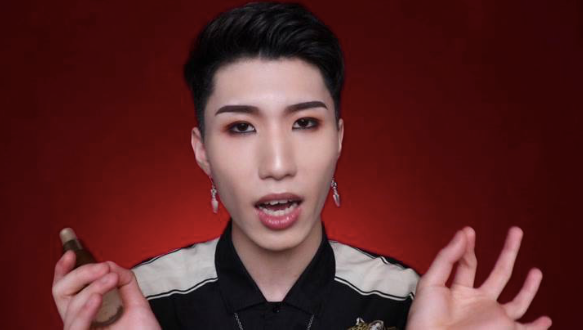 国内知名美妆博主benny董子初和他的个人彩妆品牌croxx的一组合作大片