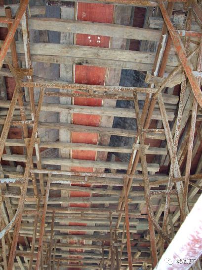 模板工程必须根除的七种质量通病_58