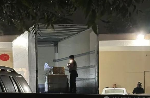 吃“祸”！华人团购大闸蟹被同胞举报？南加州取货点连夜被端，卖家也悲剧了……（组图 - 2