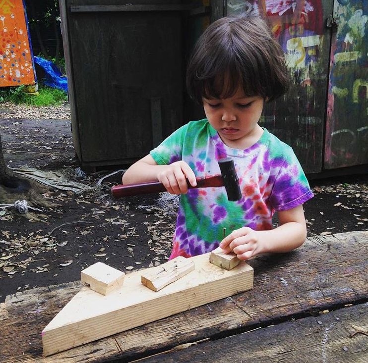 从小送孩子到“危险公园”锻炼自信心：日本家长安全教育的启发