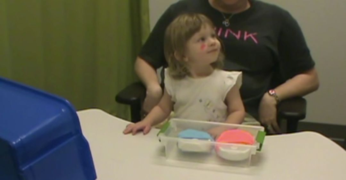 父母的情绪, 对孩子的影响有多大？权威实验的结果出乎意料