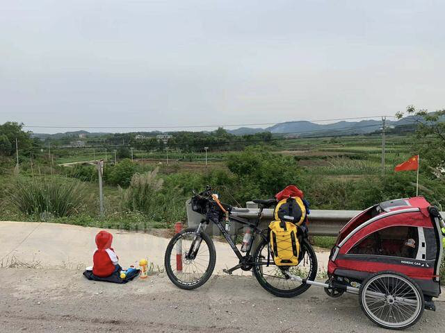 71天4000公里！單親奶爸帶4歲女兒，騎車去拉薩！ 旅遊 第6張