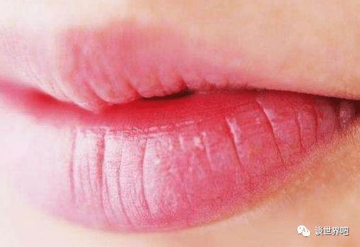 女人的嘴唇上薄下厚是什么性格_唇上厚下薄的女人_女人上嘴唇厚下嘴唇薄是什么命