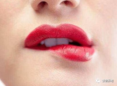 女人上嘴唇厚下嘴唇薄是什么命_唇上厚下薄的女人_女人的嘴唇上薄下厚是什么性格