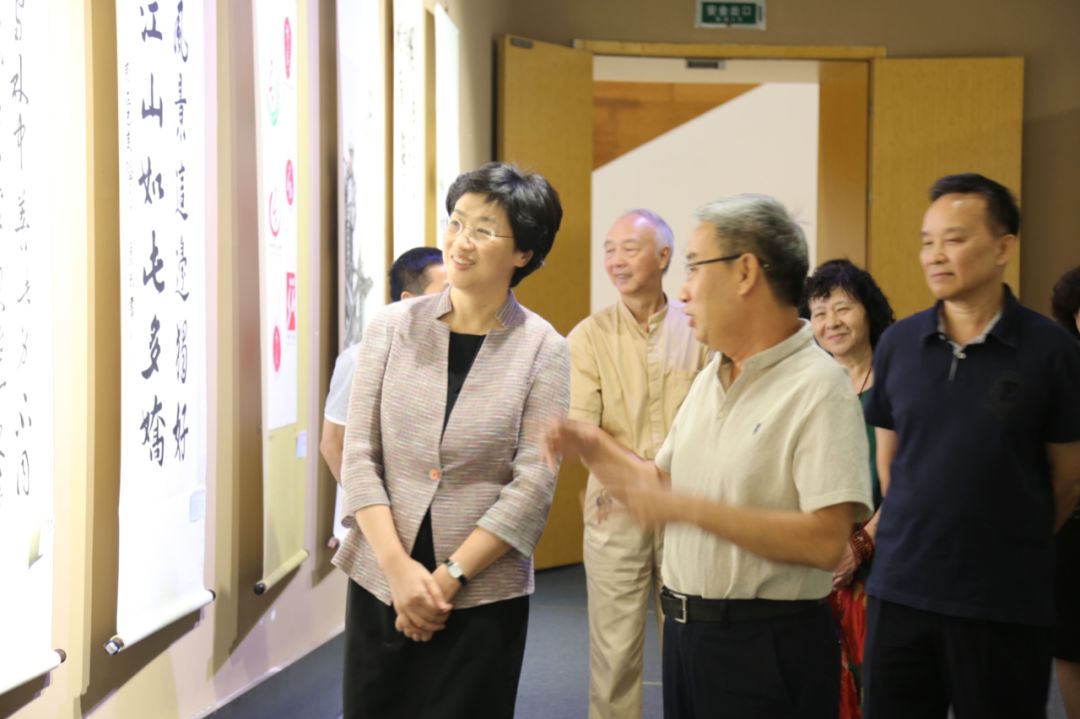 “庆祝中华人民共和国成立70周年江西省老年书画作品展”隆重开幕 新闻报道六则 “庆祝中华人民共和国成立70周年江西省老年书画作品展”隆重开幕 新闻报道六则