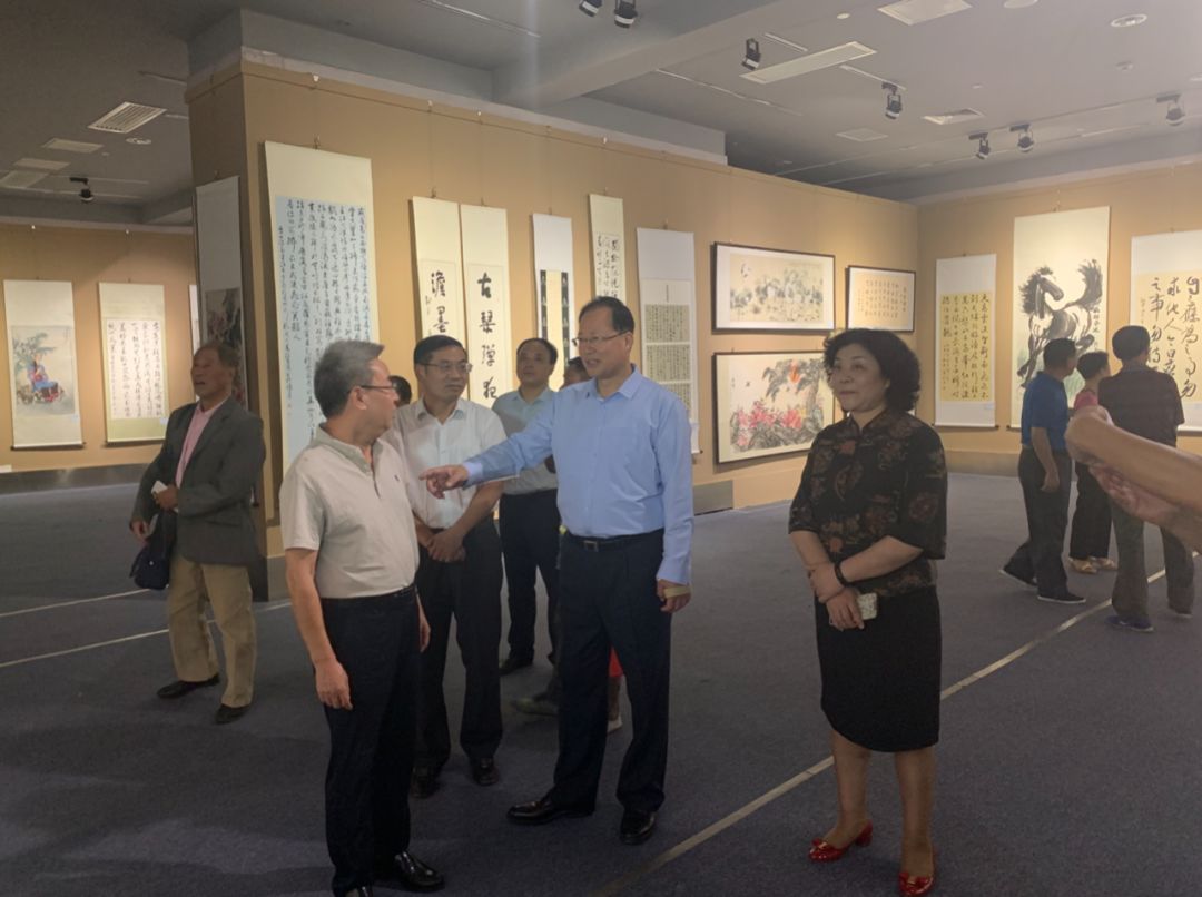 “庆祝中华人民共和国成立70周年江西省老年书画作品展”隆重开幕 新闻报道六则 “庆祝中华人民共和国成立70周年江西省老年书画作品展”隆重开幕 新闻报道六则