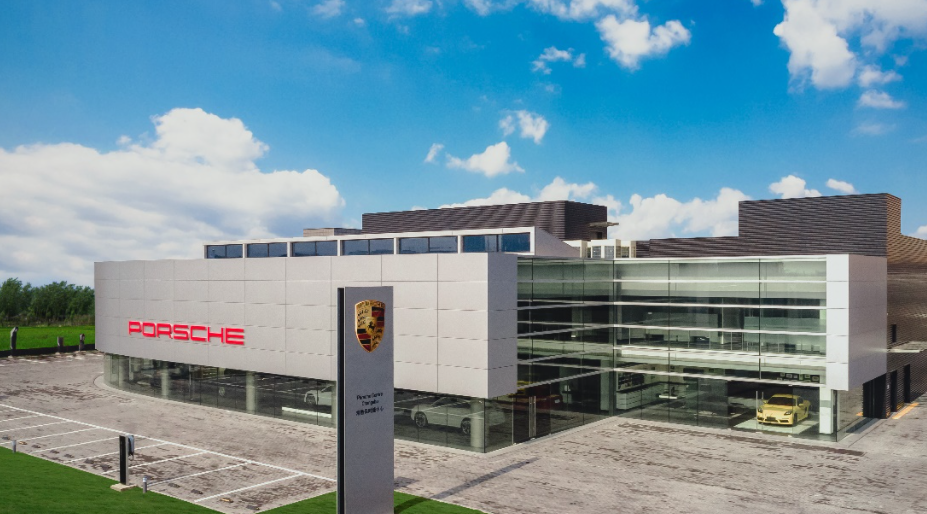 宝马为啥突然大方了?