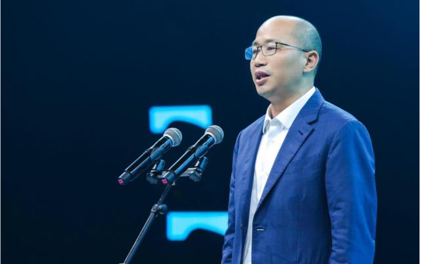 5月初, 陈昊的名字突然就从东风汽车集团的官网简历栏中消失.