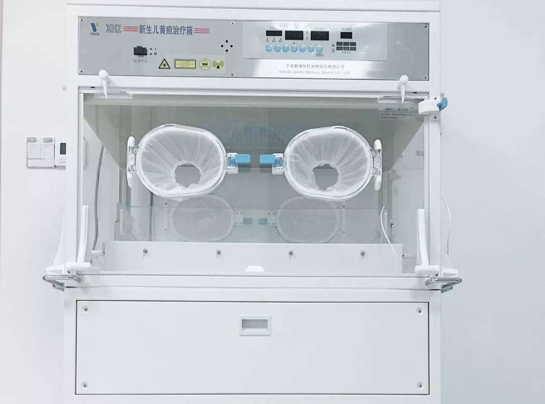 光疗时为什么黑眼罩孩子皮肤黑，跟出生时照蓝光有关系吗？_https://www.jmylbn.com_新闻资讯_第7张