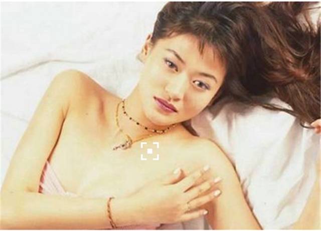 香港三级女神17岁被母逼拍风月片，九女“共侍一夫”，惨遭风流干爹抛弃...（组图） - 15