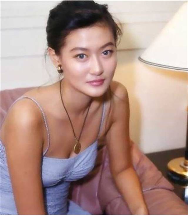 香港三级女神17岁被母逼拍风月片，九女“共侍一夫”，惨遭风流干爹抛弃...（组图） - 16