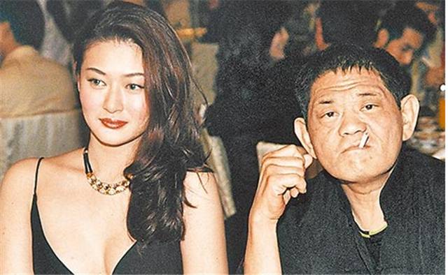 香港三级女神17岁被母逼拍风月片，九女“共侍一夫”，惨遭风流干爹抛弃...（组图） - 11
