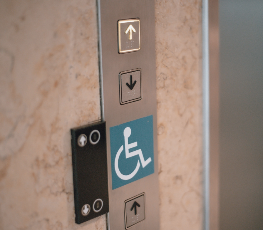 实拍！新加坡樟宜机场一波防疫黑科技！让你放心坐飞机～