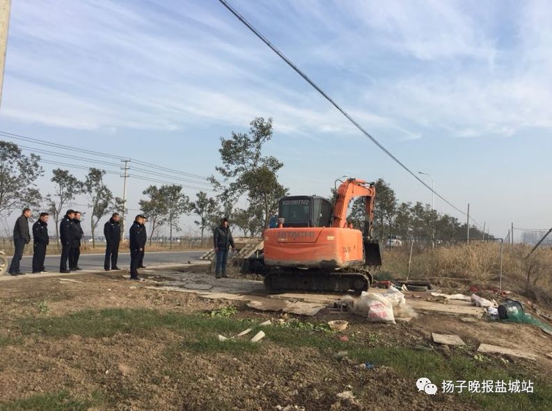 响水县陈家港镇开展渔罾渔簖网箱清理整治行动