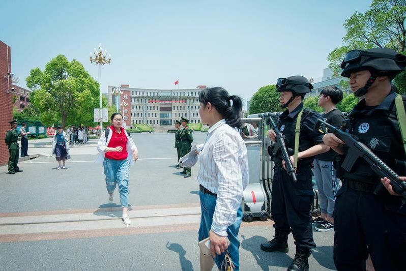 盐城护学出实招 四方联动保秩序加强校园安全