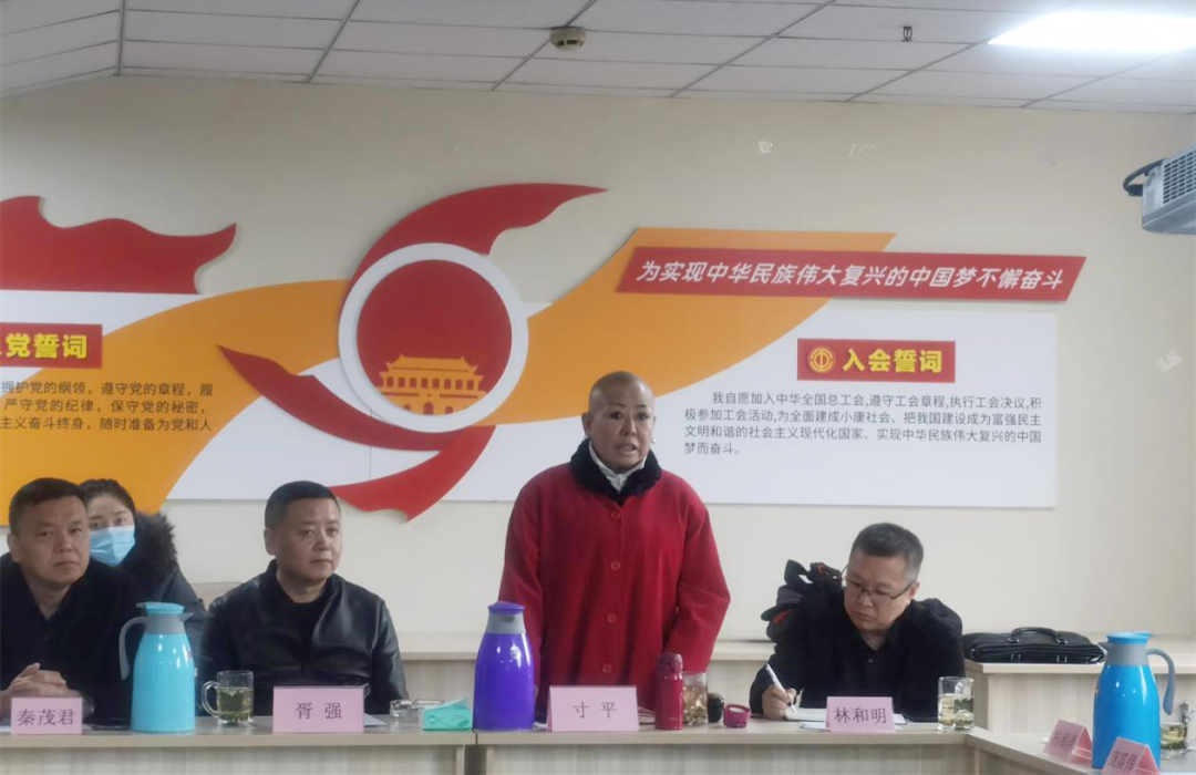 冬送溫暖 夏送清涼 | 促進(jìn)會攜手成都市商用汽車行業(yè)工會聯(lián)合會開展關(guān)愛貨車司機(jī)主題活動(圖4) 冬送溫暖 夏送清涼 | 促進(jìn)會攜手成都市商用汽車行業(yè)工會聯(lián)合會開展關(guān)愛貨車司機(jī)主題活動(圖4)