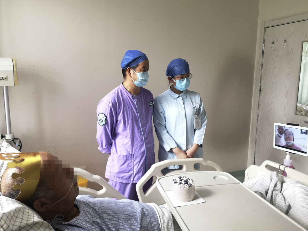 医院床位灯怎么关打造全链条急救闭环 EICU为危急重症患者守护生命之灯——山东大学第二医院重症医疗救治系列报道_https://www.jmylbn.com_新闻资讯_第8张