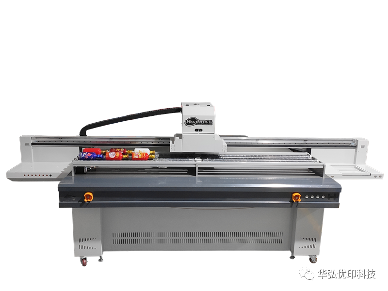 华弘携最新uv高速打印机亮相2021成都全国春季糖酒会(图2)