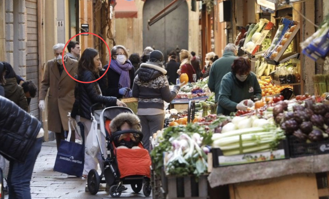 美国疫情死亡人数最新消息让人震精：西方神话瞬间死在了现实面前